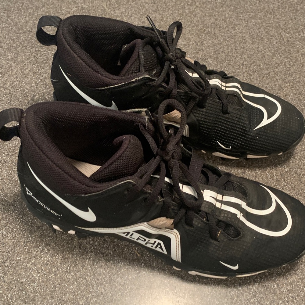 NIKE ALPHA Football Cleats Size 8.5 2022 Season. Great Condition!